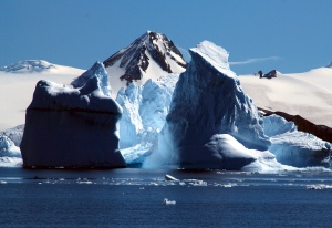 Antarctica stages spectacular ice shows
