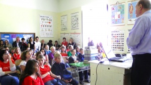 Telling students about Antarctica at a
primary school in the Czech Republic