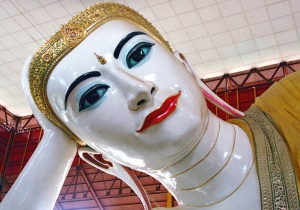 Giant reclining Buddha in
Yangon, Myanmar (Burma)