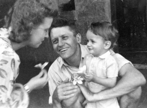 1941. Nairobi, Kenya, British East Africa.
With Dad and my godmother, Helena Vejnar